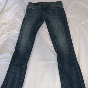 Men’s lightly worn AE jeans